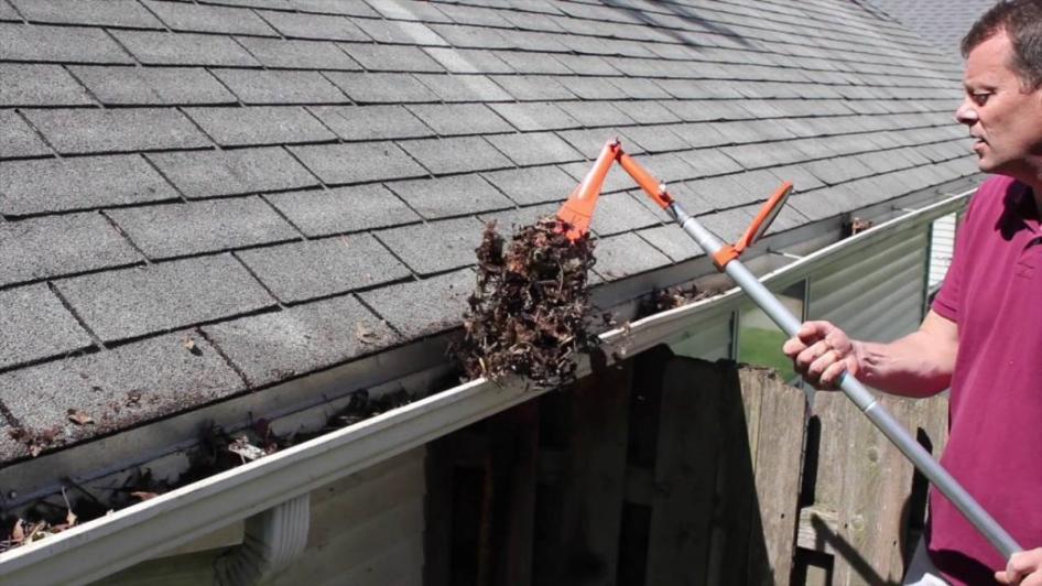 What is the Best Way to Clean Gutters?